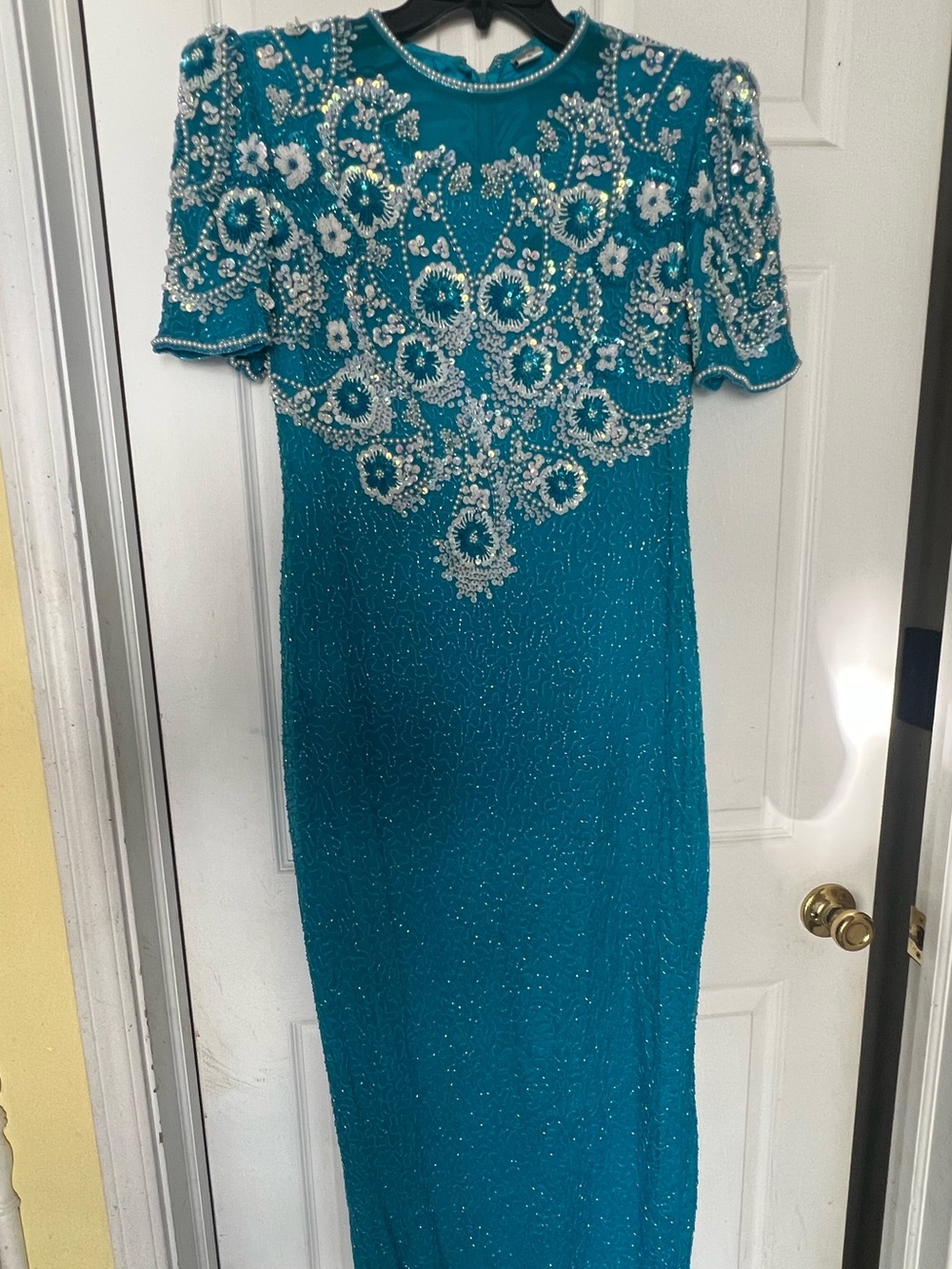Embellished Teal Maxi Dress with Short Sleeves - Picture 4 of 7